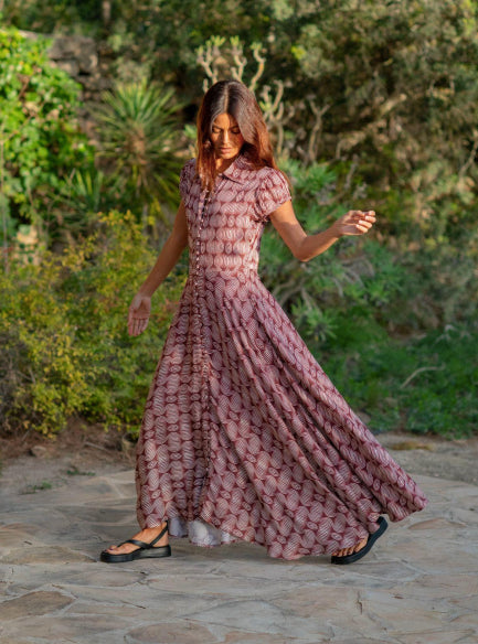 HOURGLASS PRINT MAXI DRESS BROWN