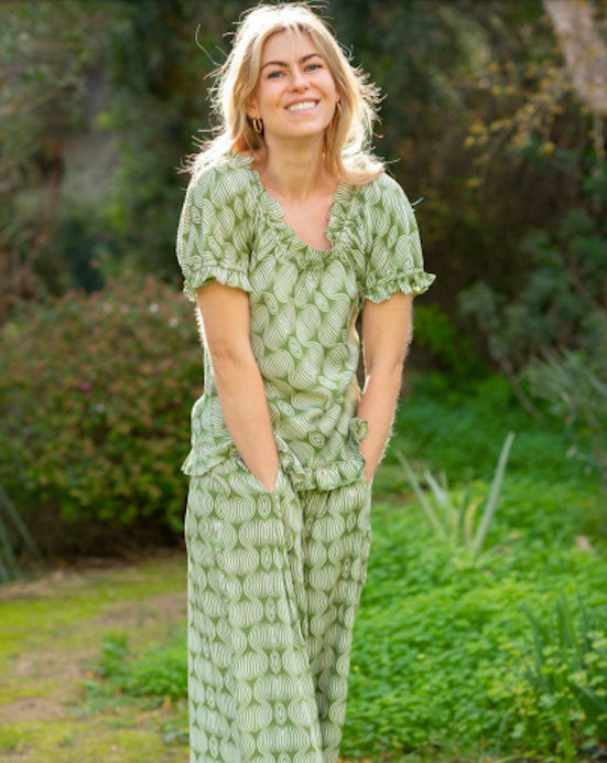 HOURGLASS PRINTED TOP GREEN